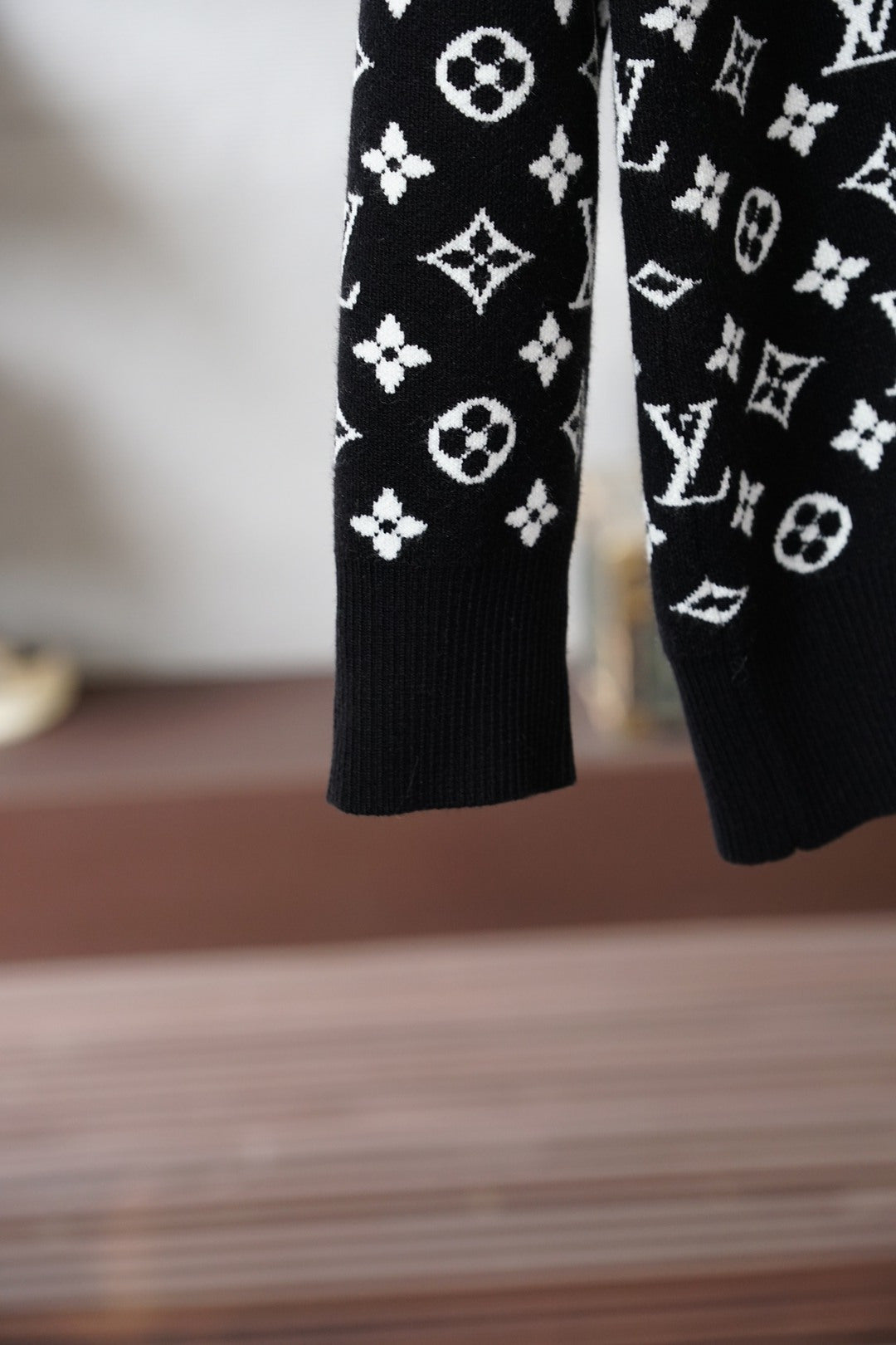 ALL-OVER PATTERN ZIP-UP KNIT HOODIE