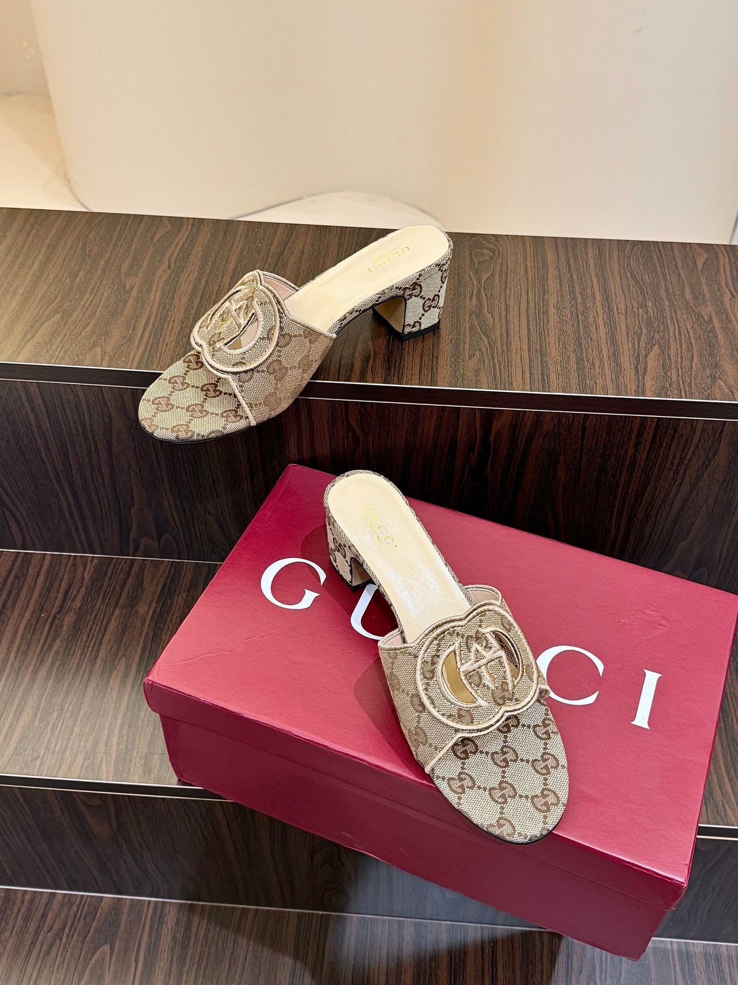 BEIGE MONOGRAM BLOCK HEEL MULES