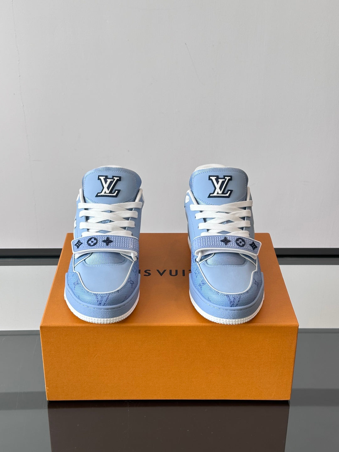LIGHT BLUE CHUNKY SNEAKERS