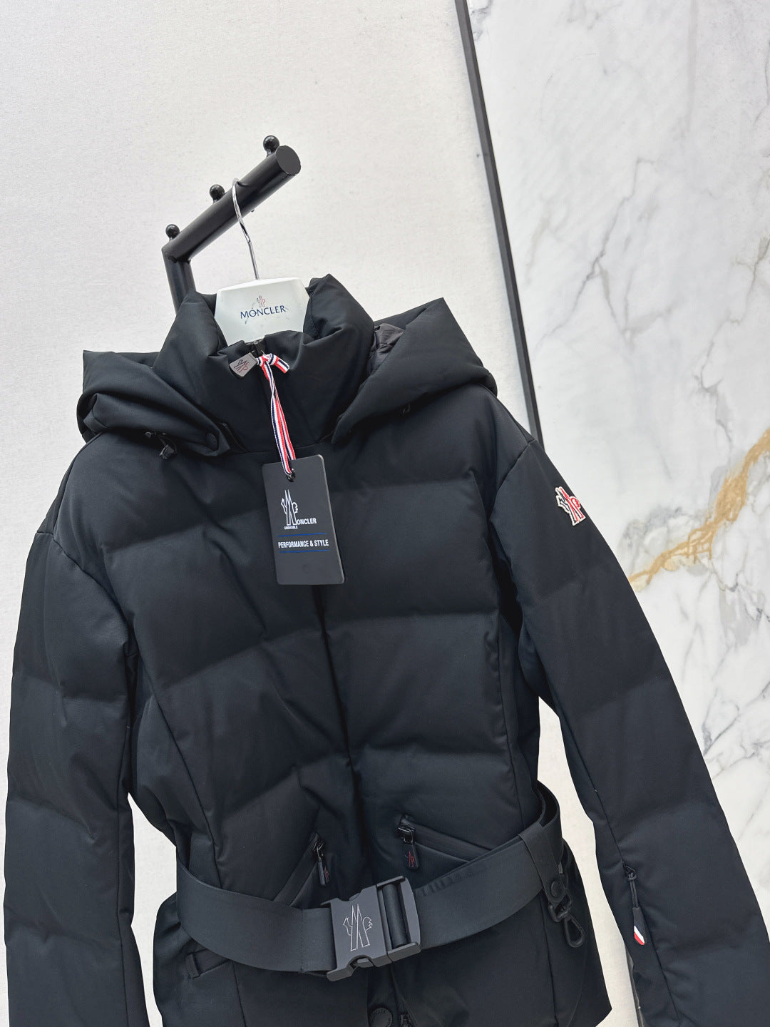 BELTED HOODED PERFORMANCE PUFFER JACKET