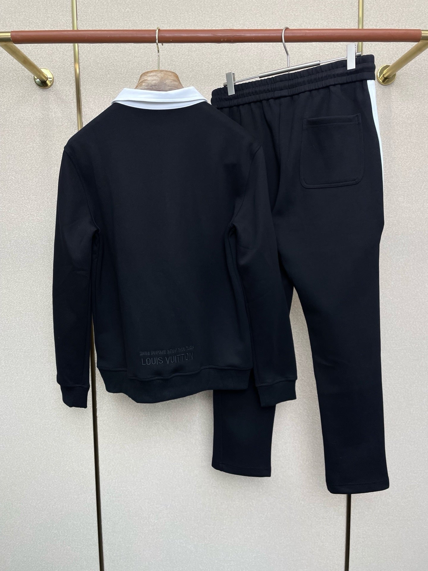 TWO-PIECE ZIP COLLAR SWEAT SET WITH CONTRAST DETAILS