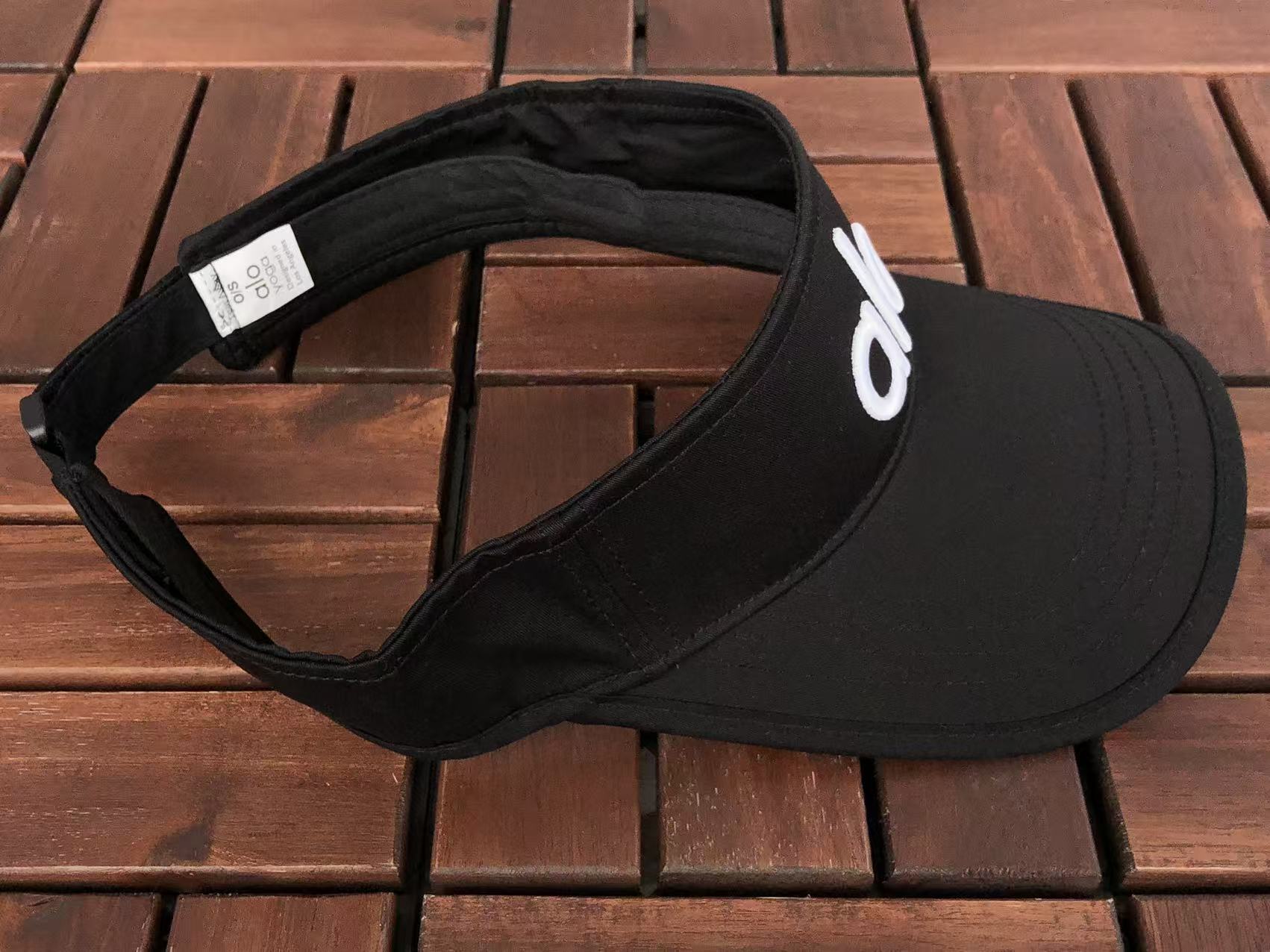 LIGHTWEIGHT ATHLETIC SUN VISOR
