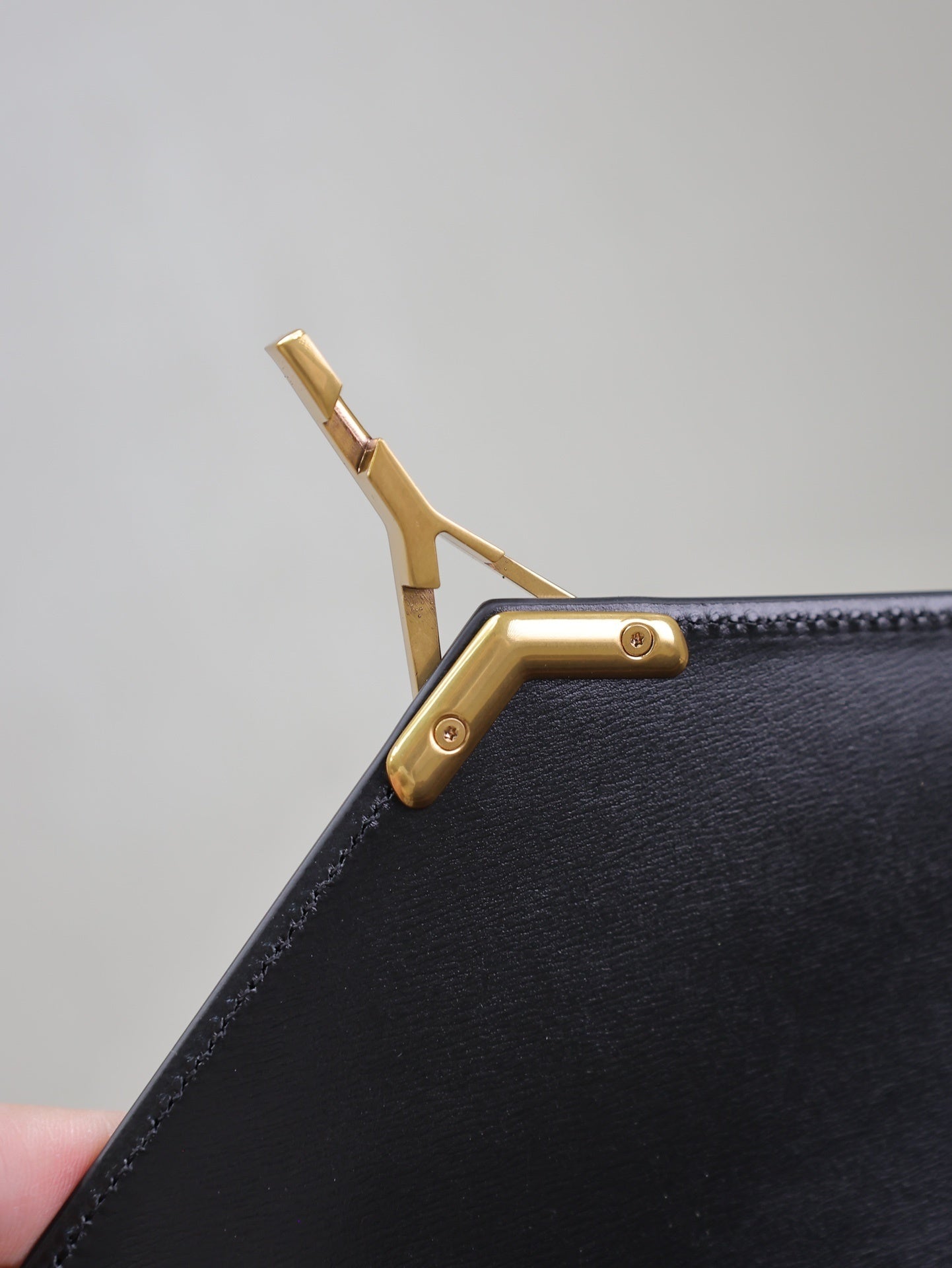 STRUCTURED TOP-HANDLE ENVELOPE BAG