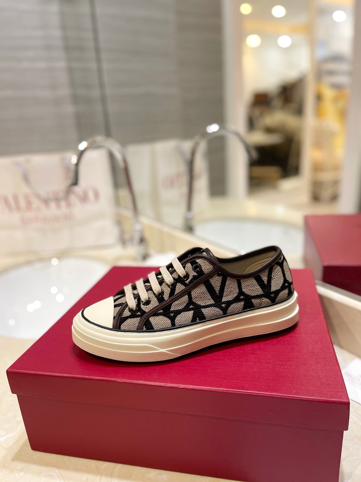 BROWN MONOGRAM LOW-TOP SNEAKERS