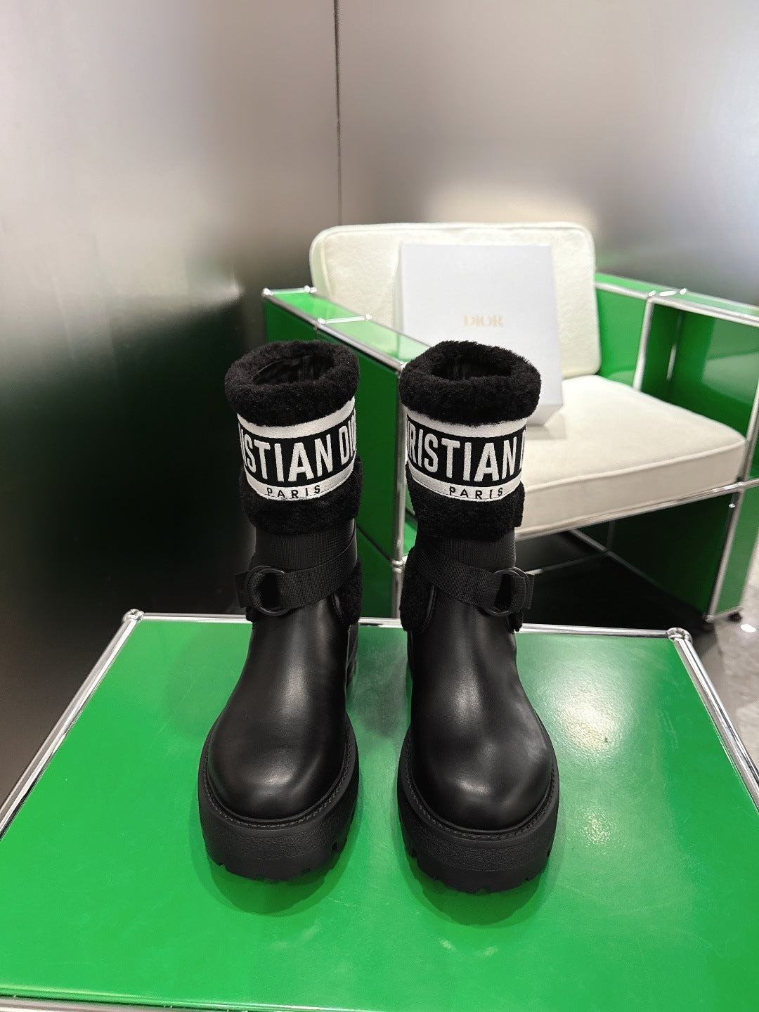 BLACK LEATHER BOOTS WITH FLEECE CUFF AND CHUNKY SOLE