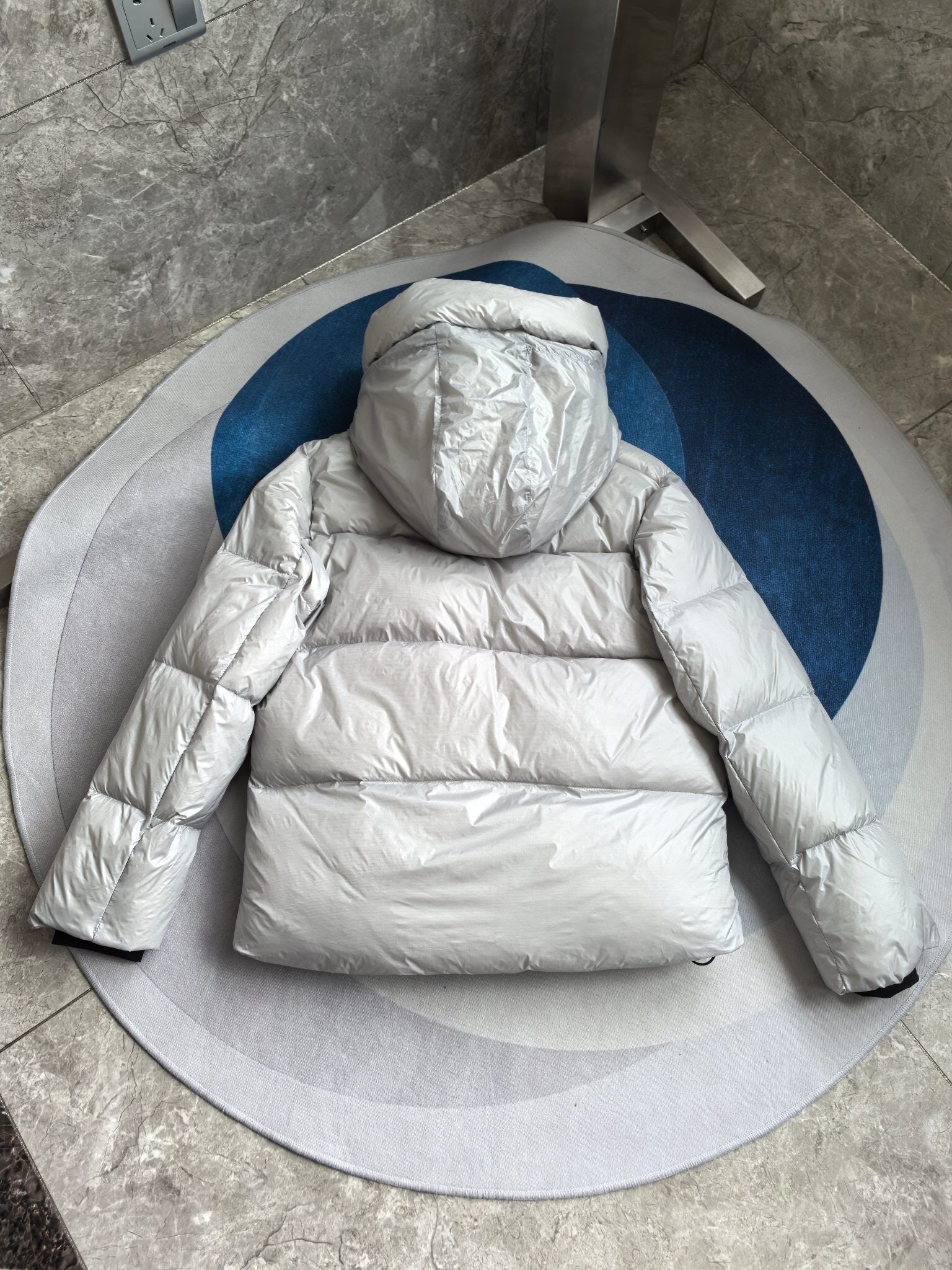 HOODED PUFFER JACKET