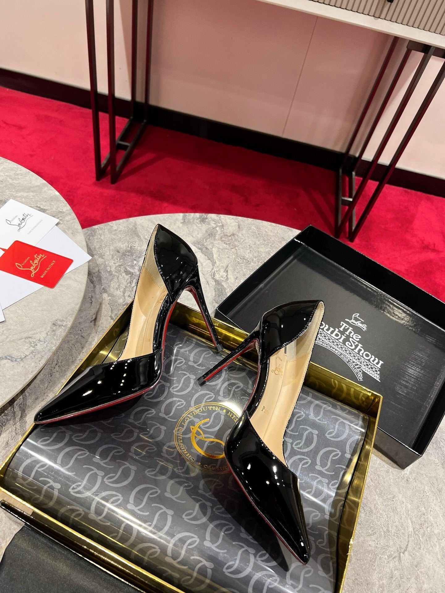 BLACK PATENT STILETTO POINTED PUMPS
