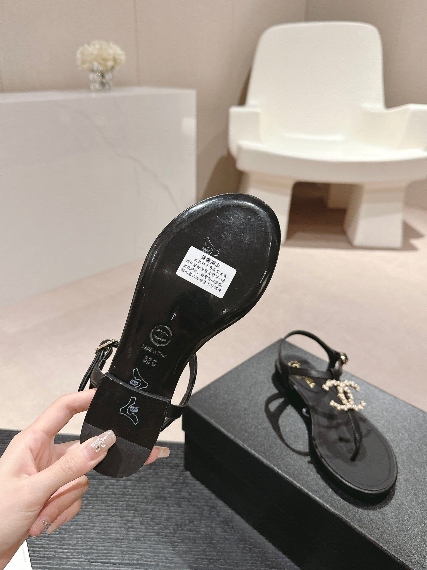 BLACK STRAP SANDALS