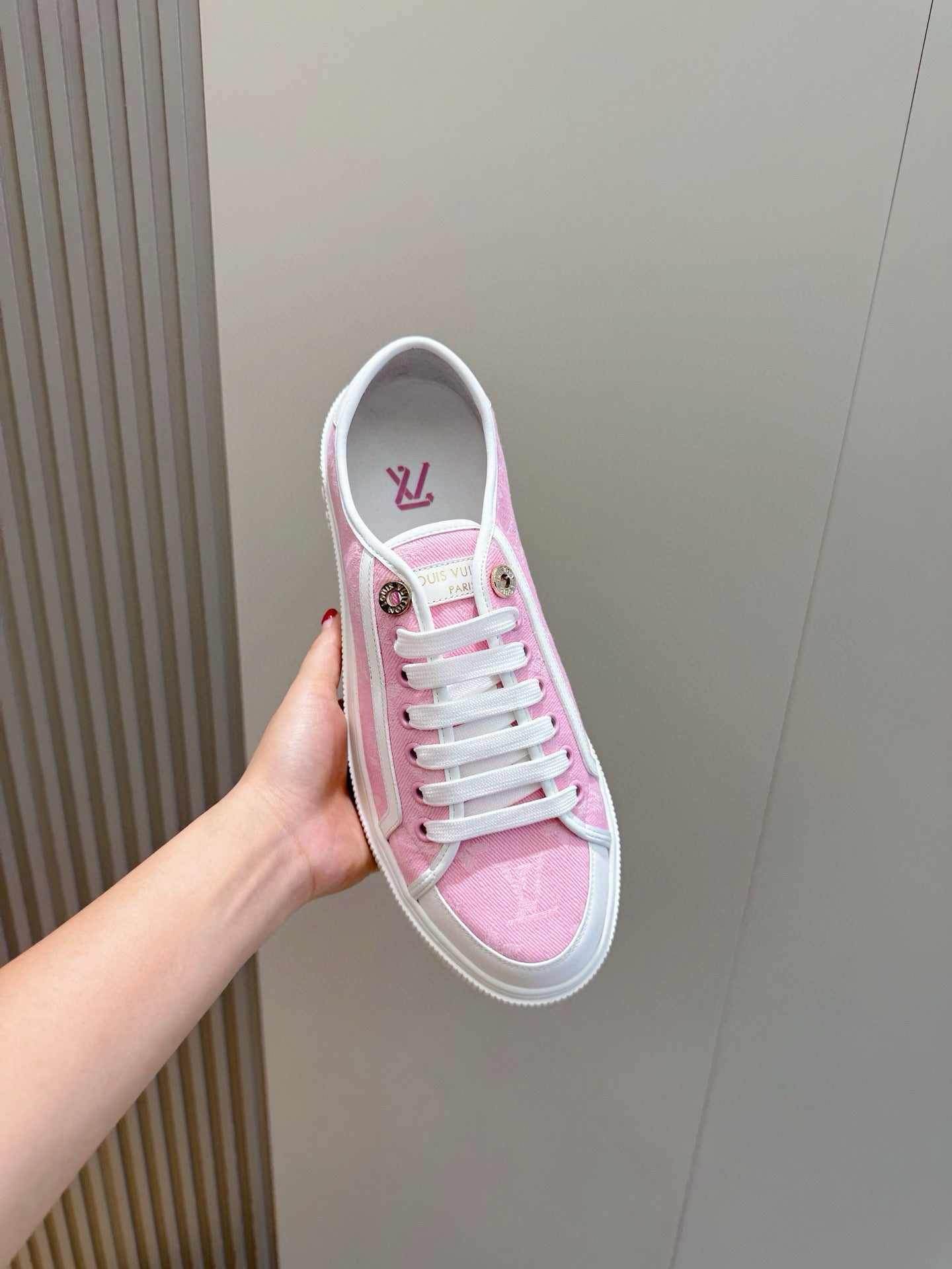 PINK LOW-TOP CASUAL SNEAKERS