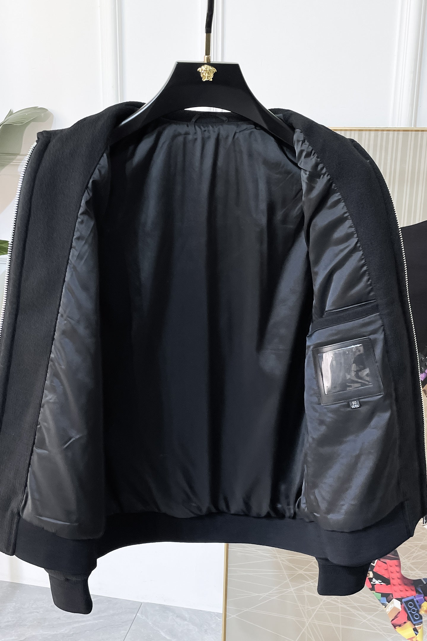 ZIP-UP JACKET WITH EMBROIDERED DETAIL IN CONTRAST COLORS