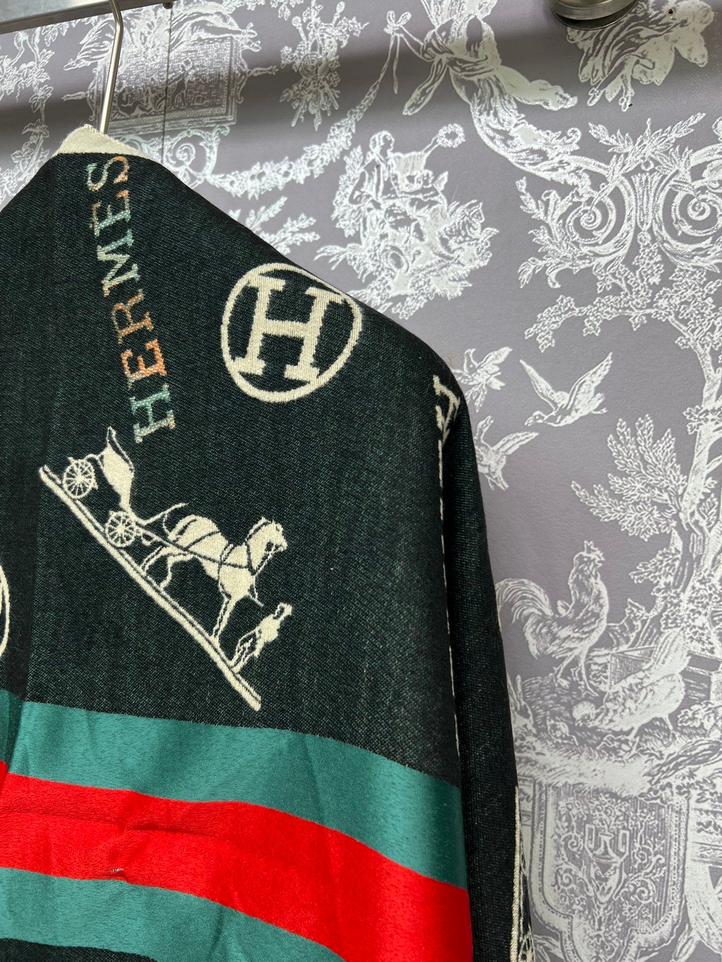 ICONIC JACQUARD CASHMERE-BLEND SCARF WITH EQUESTRIAN MOTIFS