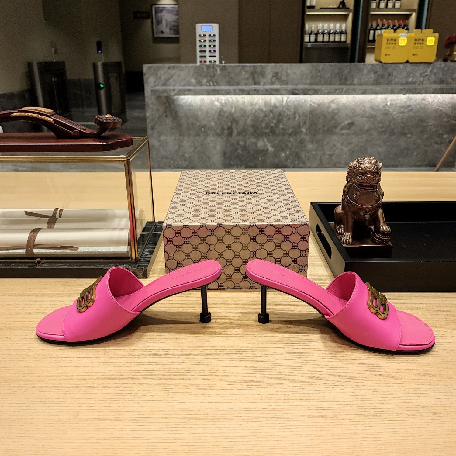 PINK LOGO LOW HEEL MULE SANDALS