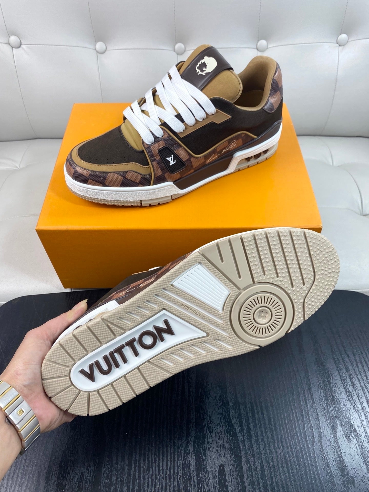 BROWN AND TAN LOW-TOP SNEAKERS WITH CHECKED PANELS