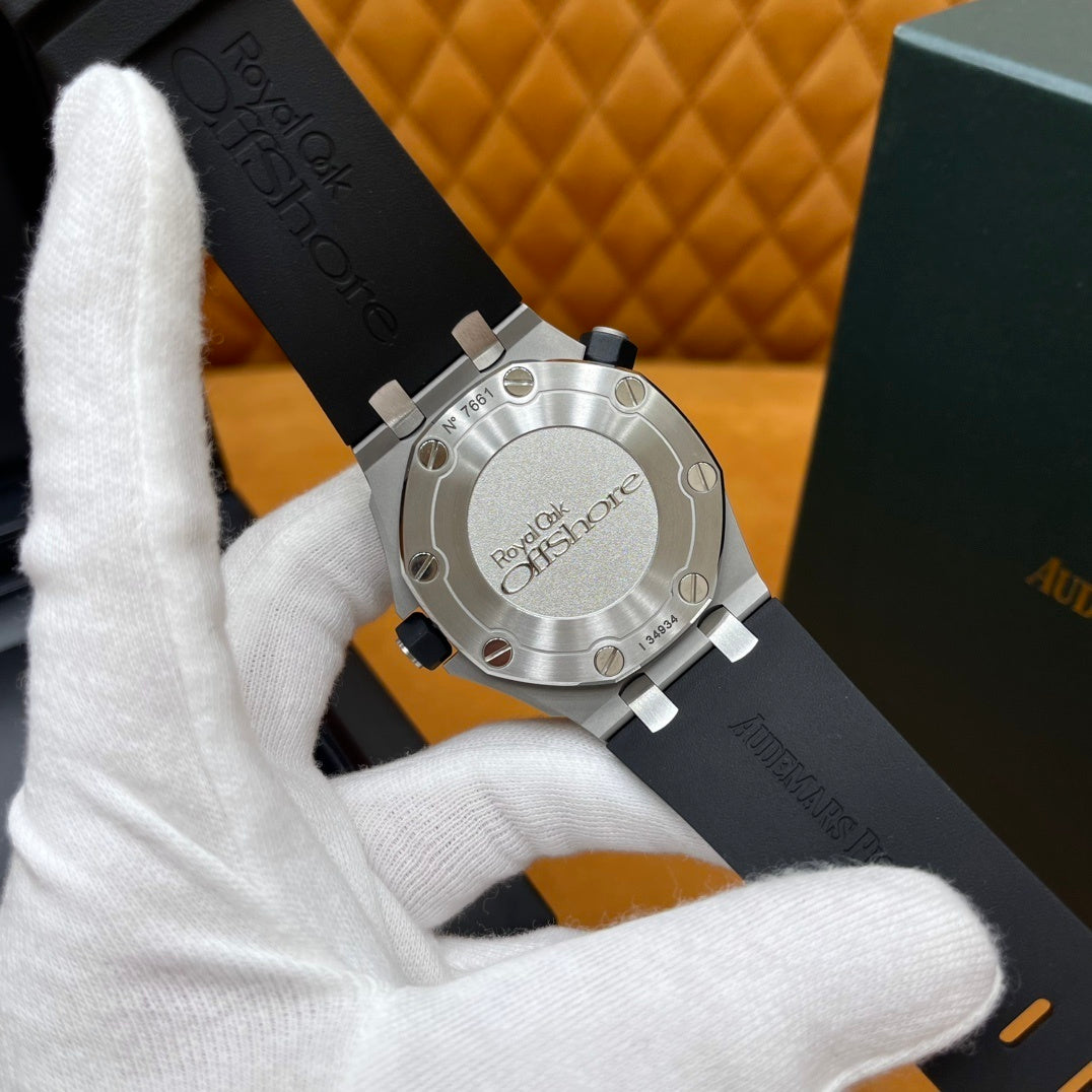 SPORT LUXURY RUBBER STRAP WATCH