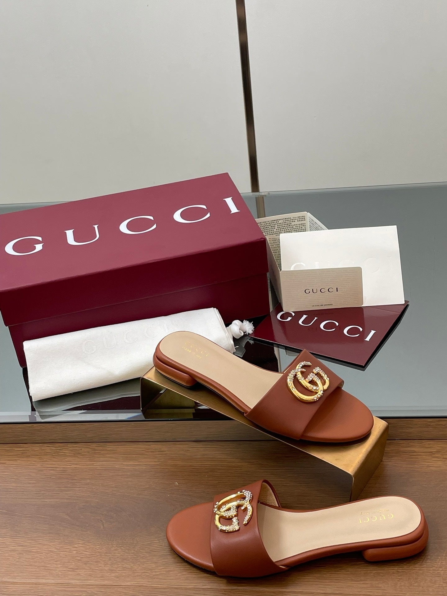 BROWN METALLIC LOGO FLAT SLIDES