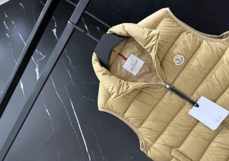 LIGHTWEIGHT QUILTED ZIP PUFFER VEST