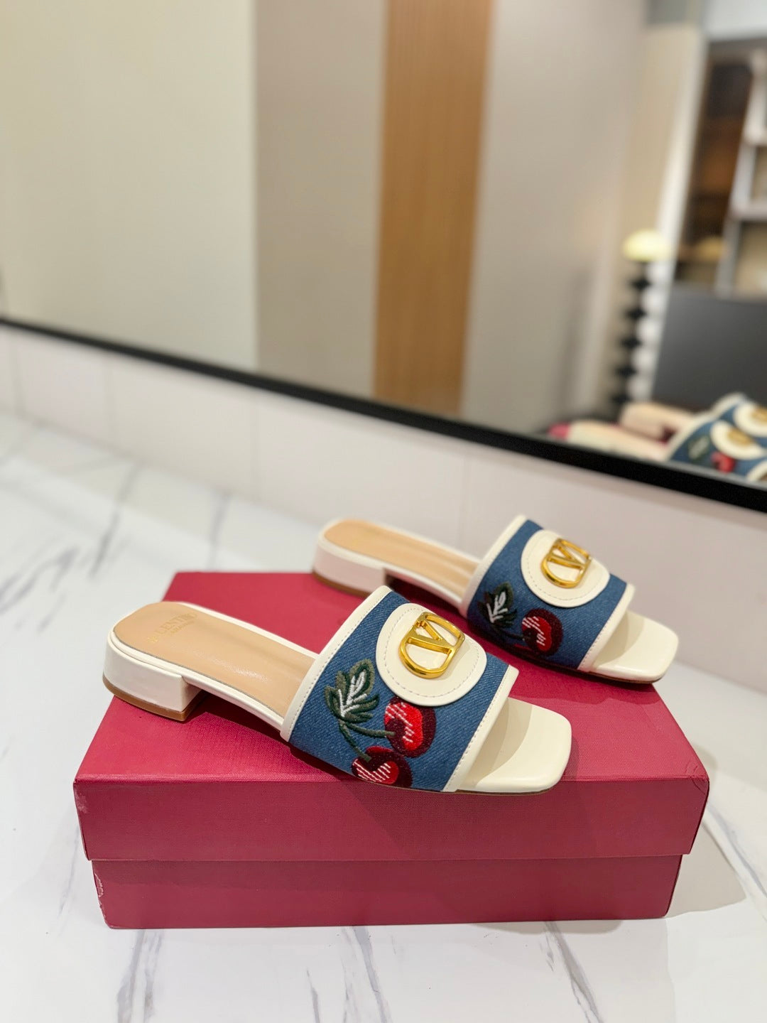 EMBROIDERED DENIM SLIDE SANDALS WITH CHERRY DETAIL – BLUE & IVORY