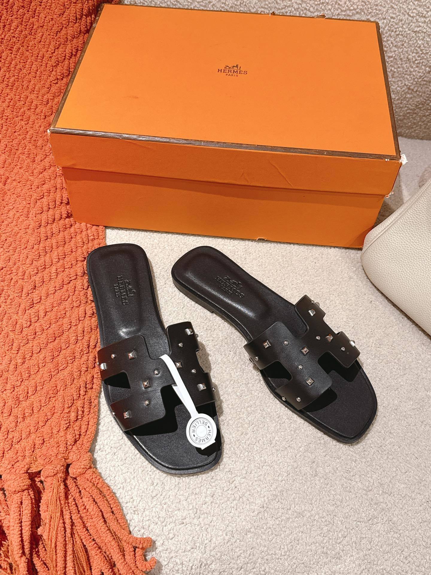 BLACK STUDDED LEATHER SLIDE SANDALS