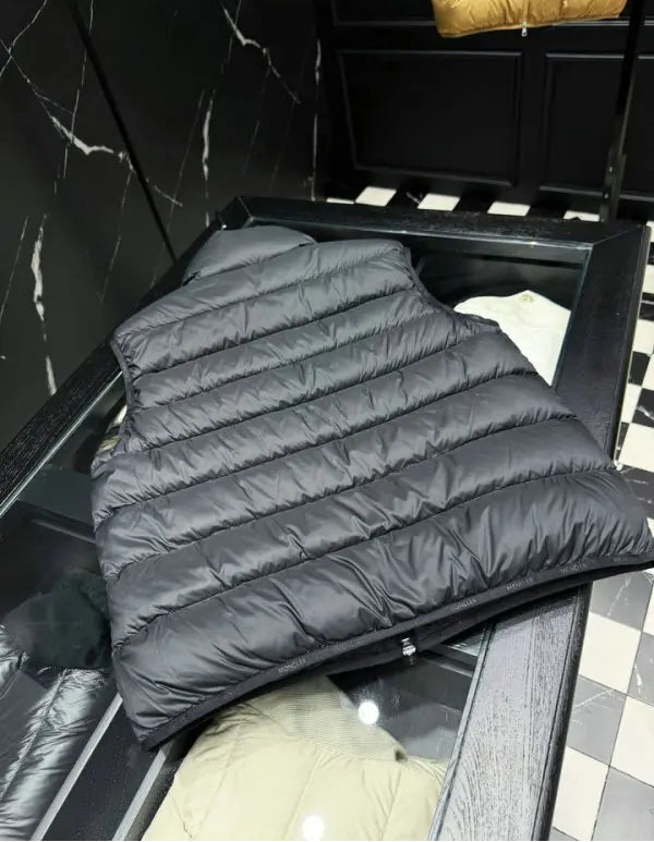 LIGHTWEIGHT QUILTED ZIP PUFFER VEST