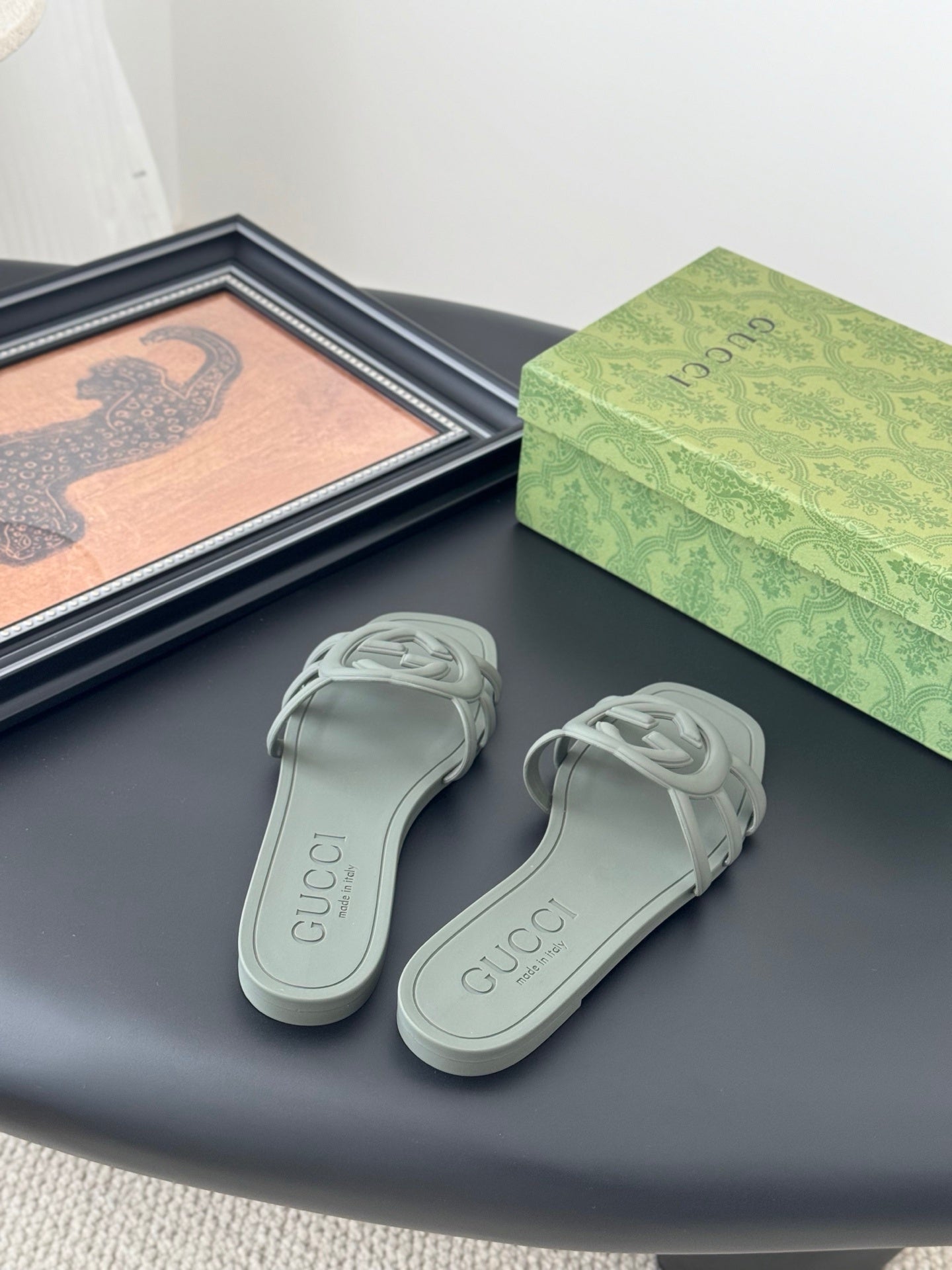 SAGE GREEN LOGO DETAIL FLAT SLIDES