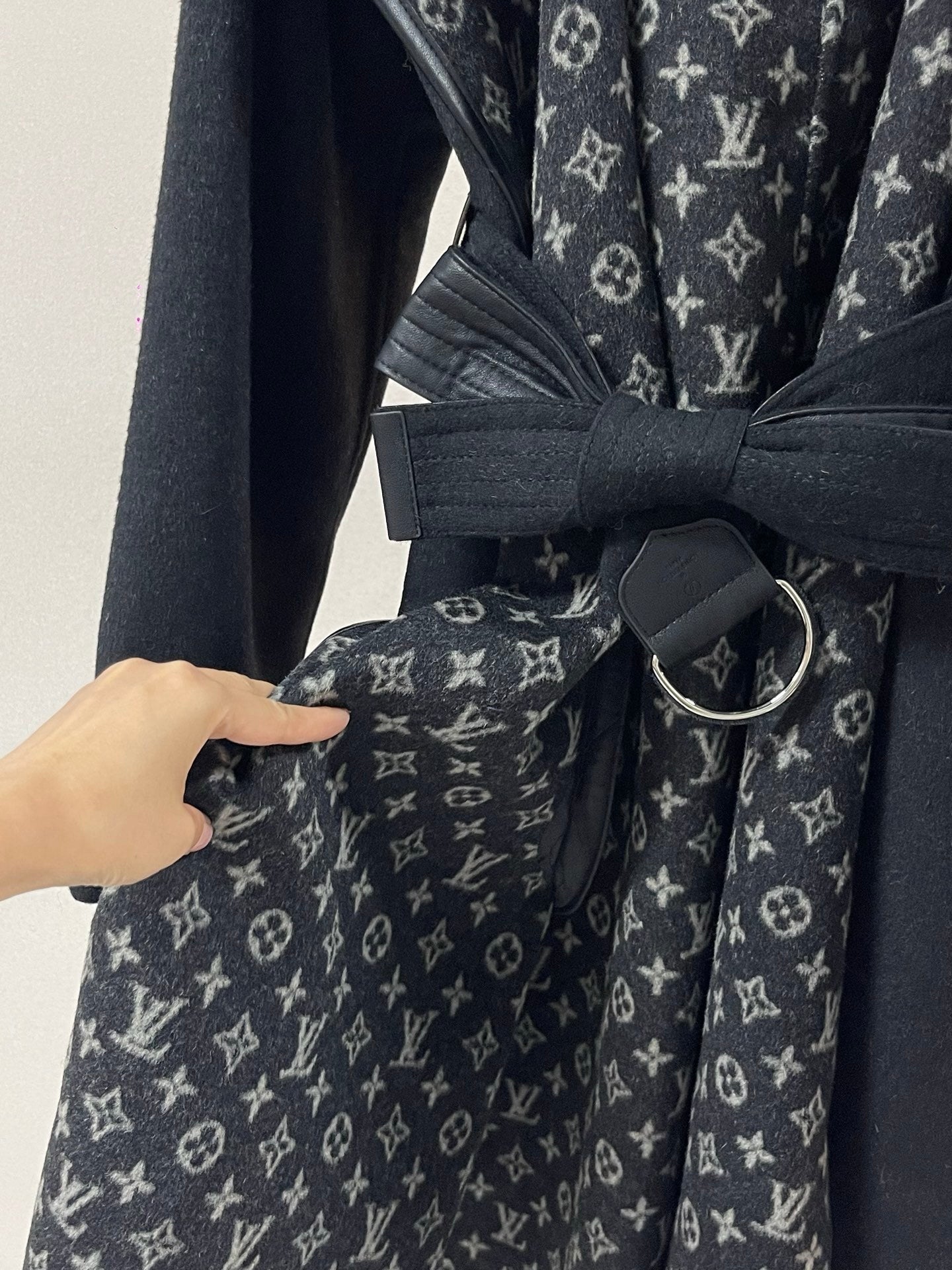BELTED PATTERNED HOODED COAT