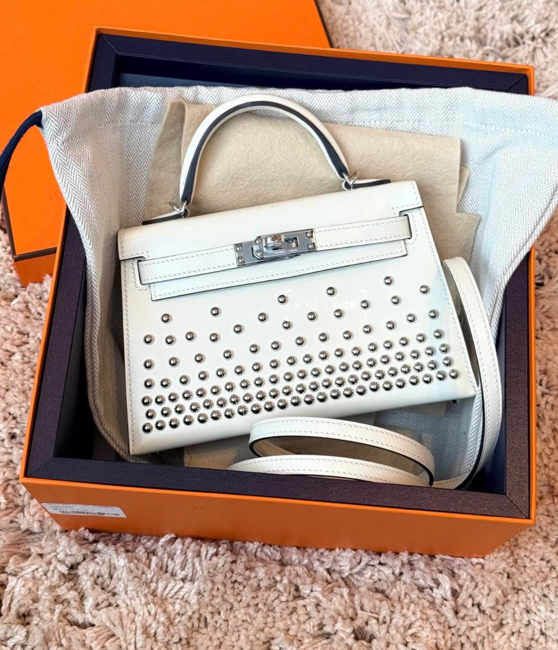 PEARL STUD KELLY