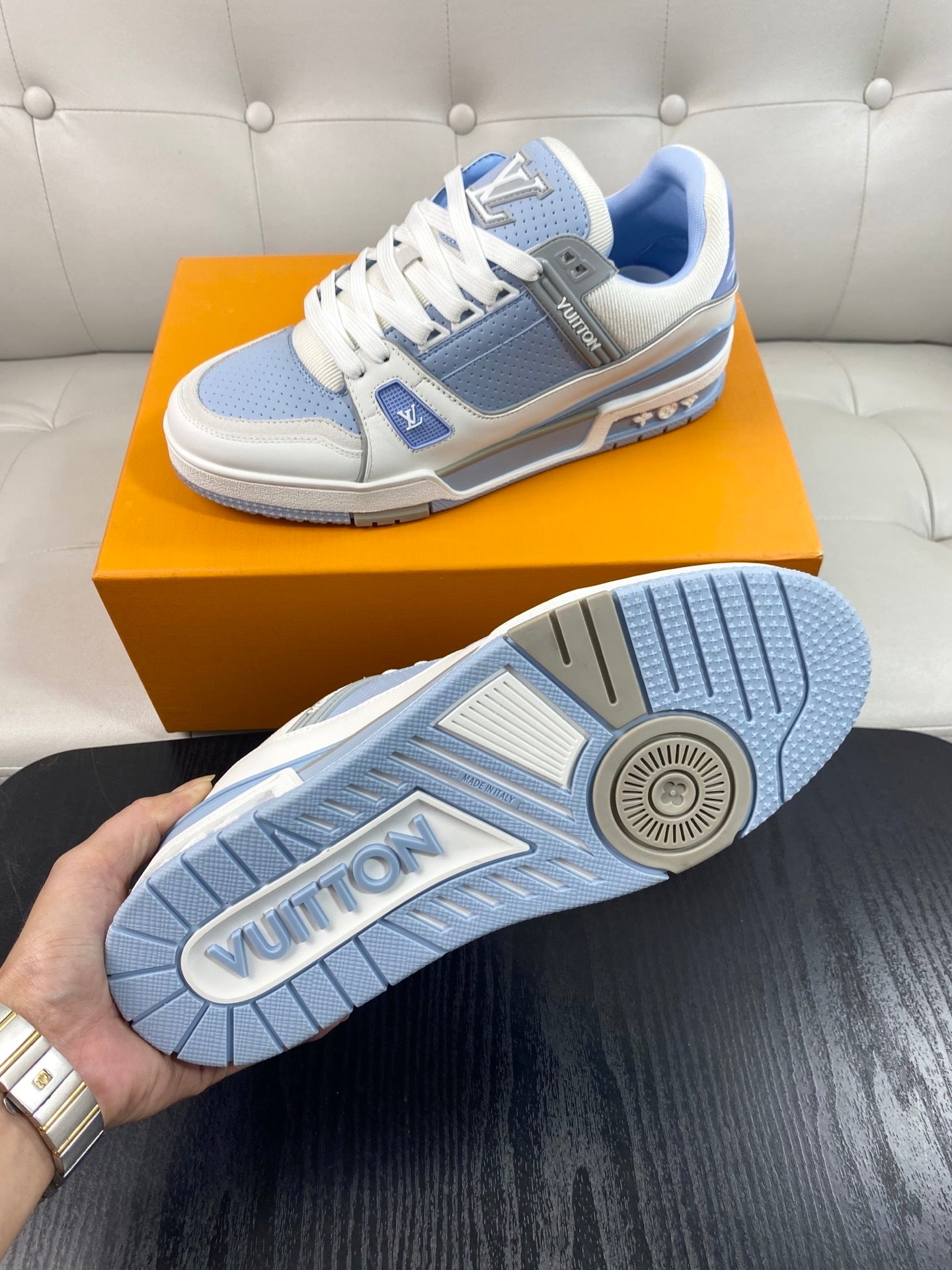 LIGHT BLUE AND WHITE LOW-TOP SNEAKERS WITH PERFORATED PANELS