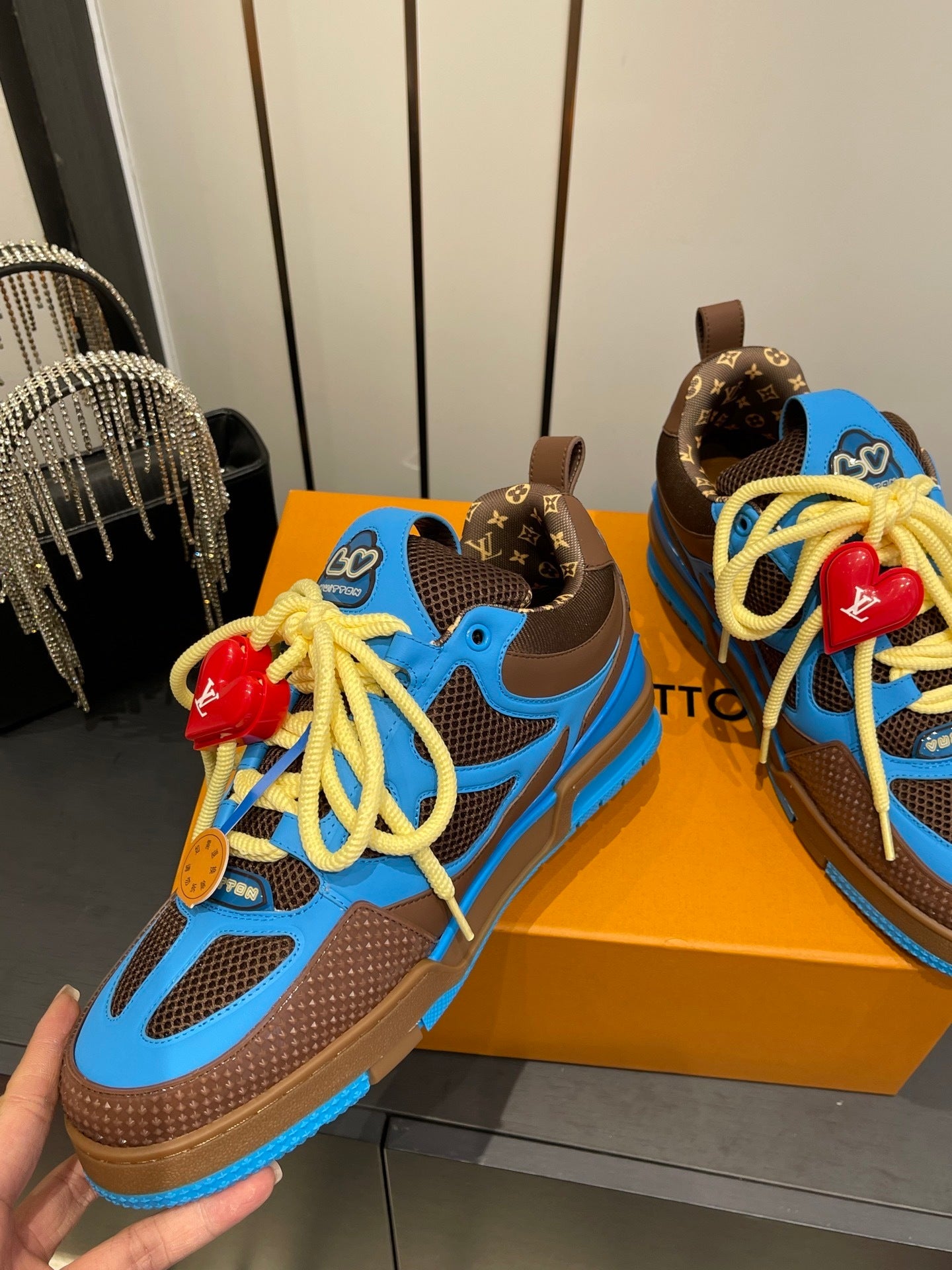 COLORBLOCK PERFORMANCE SNEAKERS WITH OVERSIZED LACES