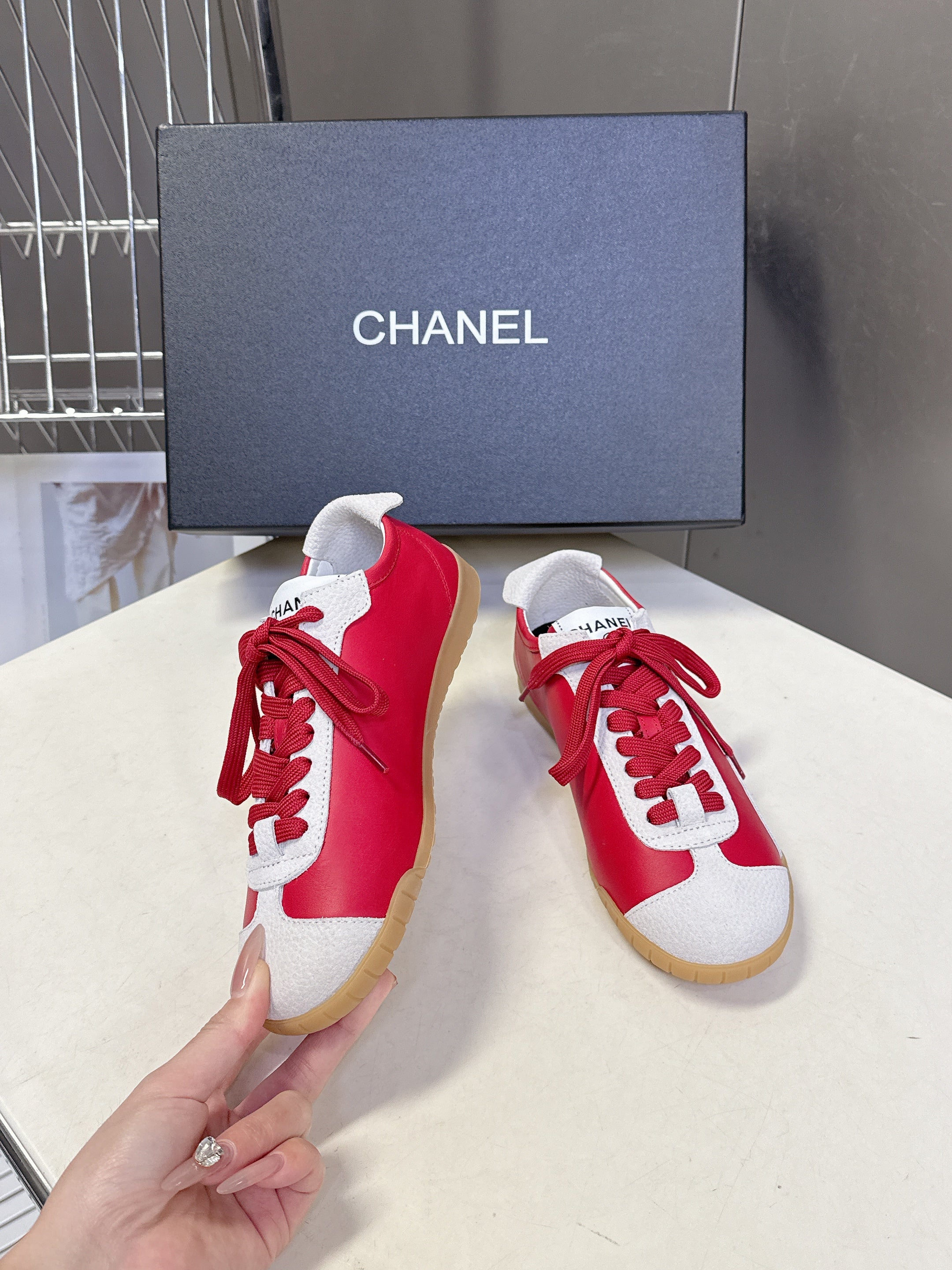 PINK WHITE RETRO SNEAKERS