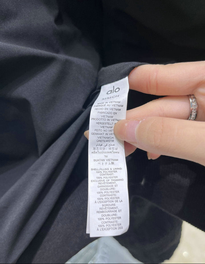 CHAQUETA DE PELUCHE CORTA CON PANELES ACOLCHADOS