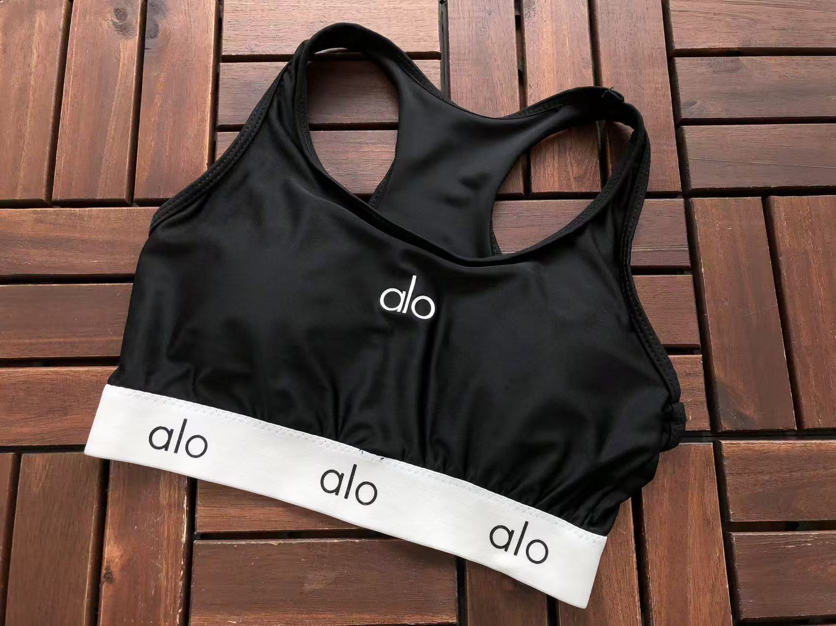 SPORT BRA & LEGGINGS SET
