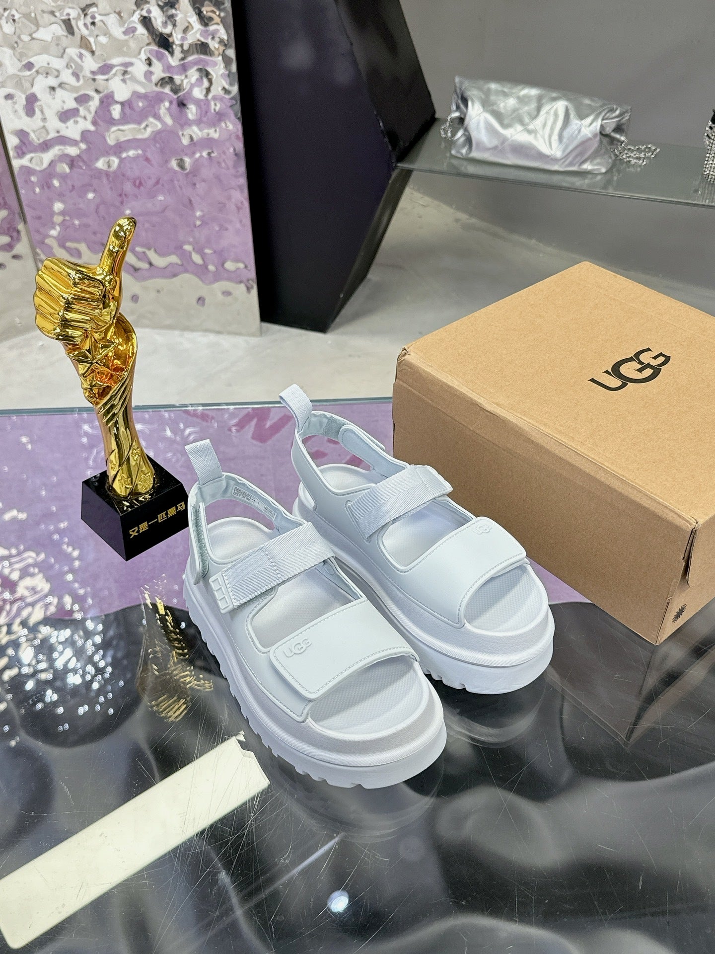 PLATFORM SANDALS – WHITE