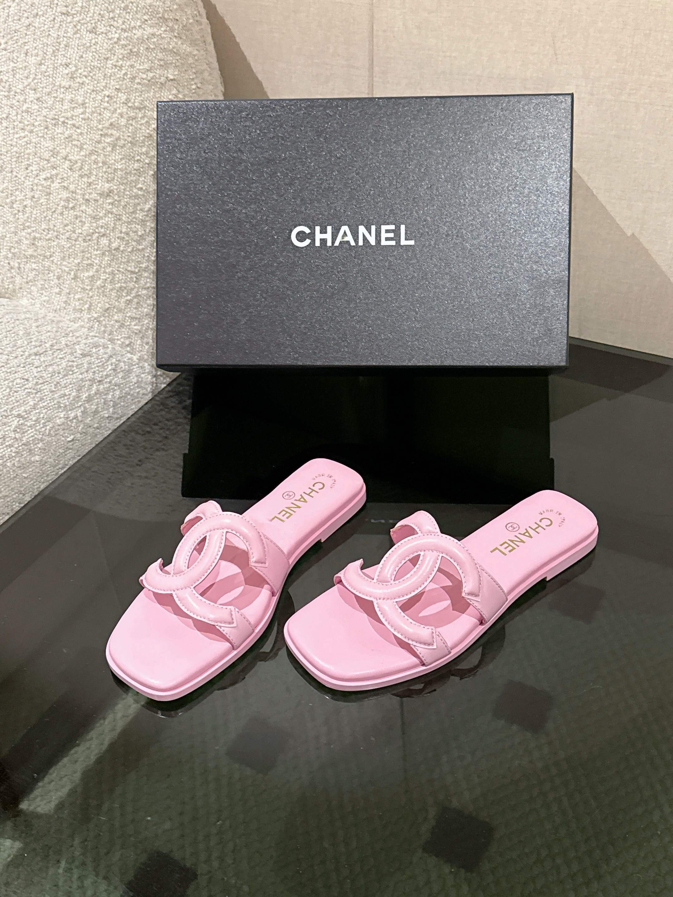 PINK MINIMALIST SLIDE SANDALS