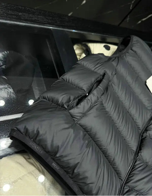 LIGHTWEIGHT QUILTED ZIP PUFFER VEST