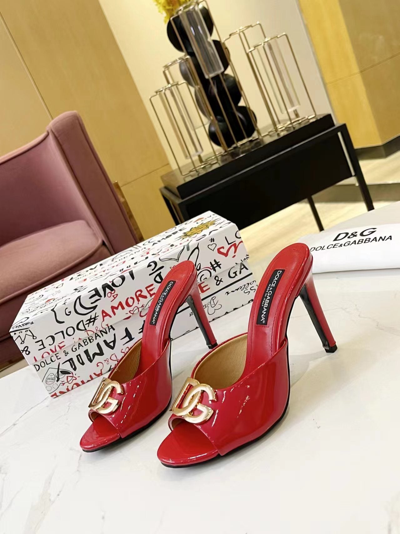 LOGO PATENT MULE HEELS – RED STATEMENT