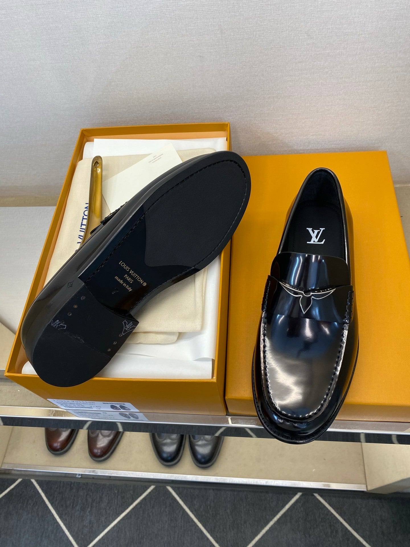 PATENT LEATHER METAL-BIT LOAFERS