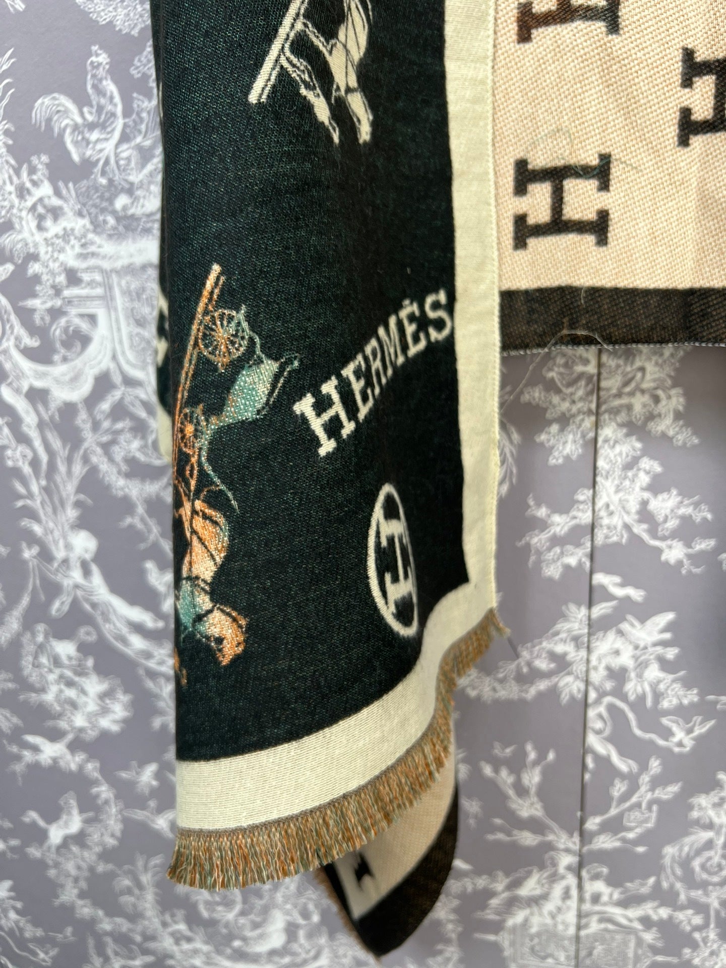 ICONIC JACQUARD CASHMERE-BLEND SCARF WITH EQUESTRIAN MOTIFS