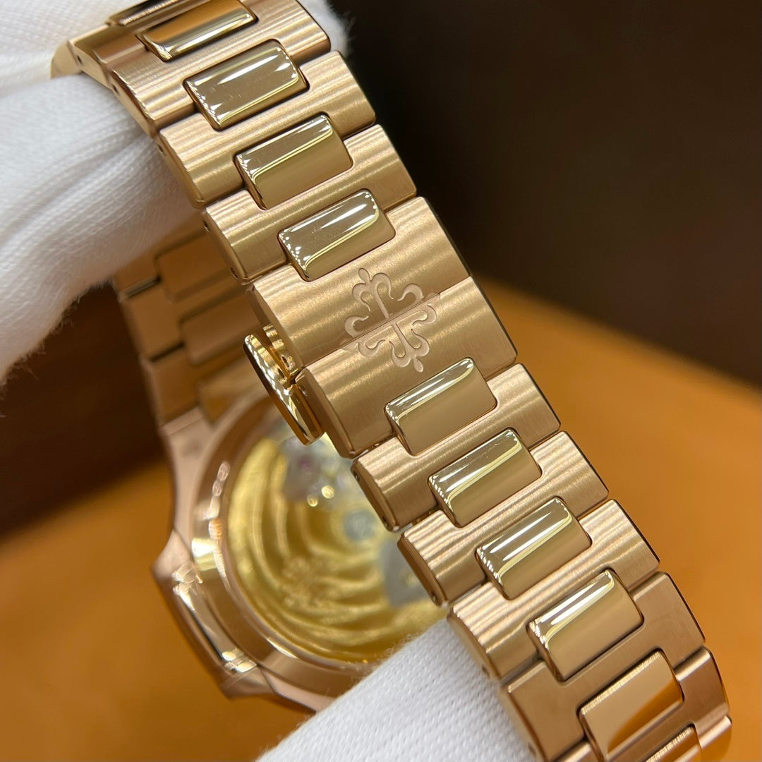 GOLD LUXURY MINIMALIST WATCH