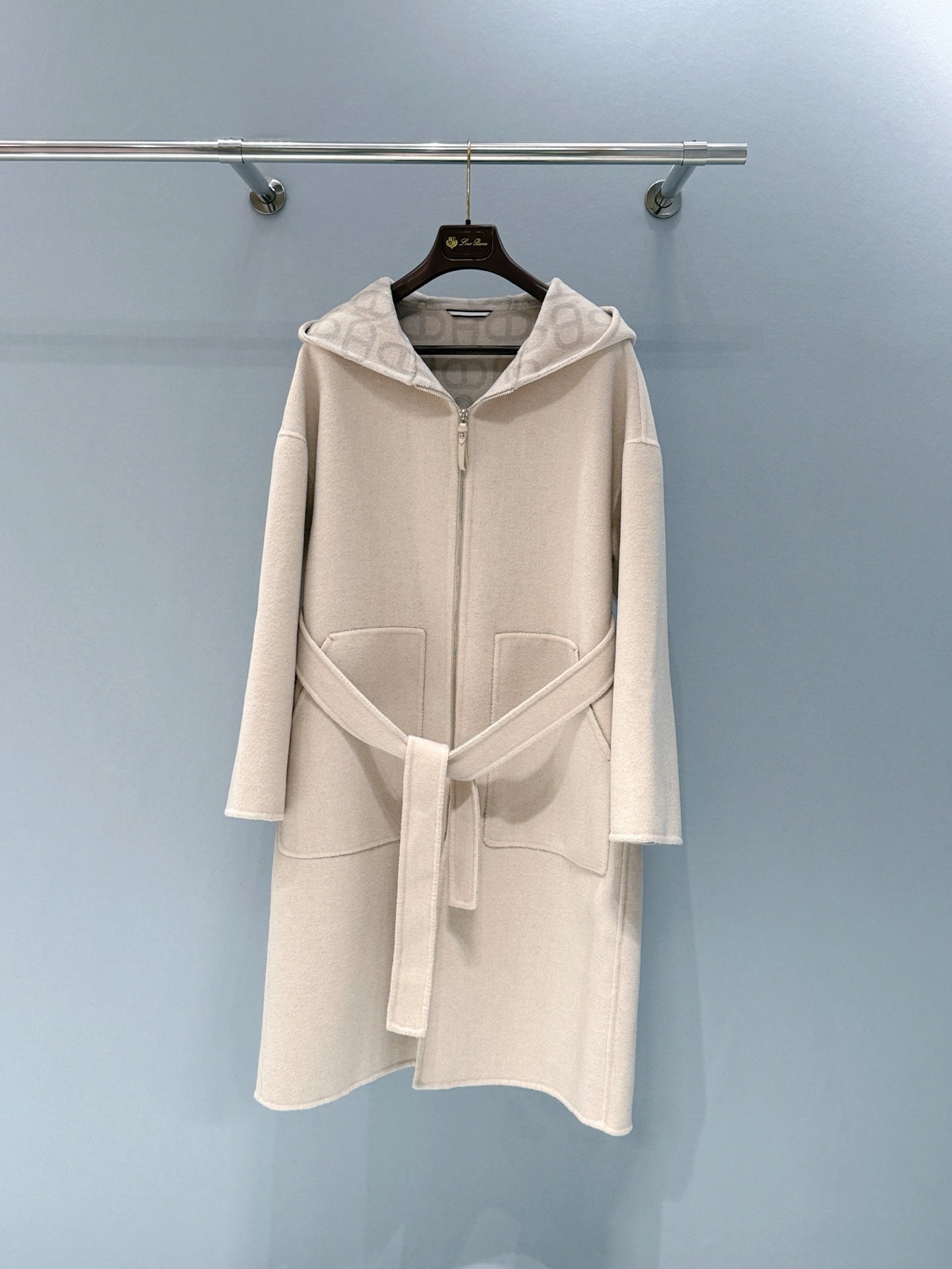 LIGHT BEIGE HOODED COAT WITH ZIP CLOSURE AND BELT
