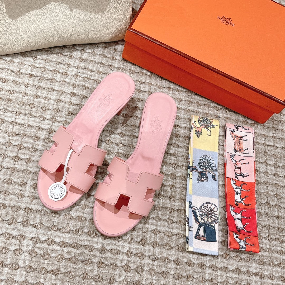 BLUSH PINK BLOCK HEEL SLIDES