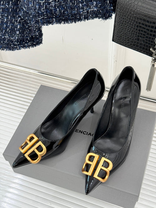 BLACK PATENT POINTED HEELS