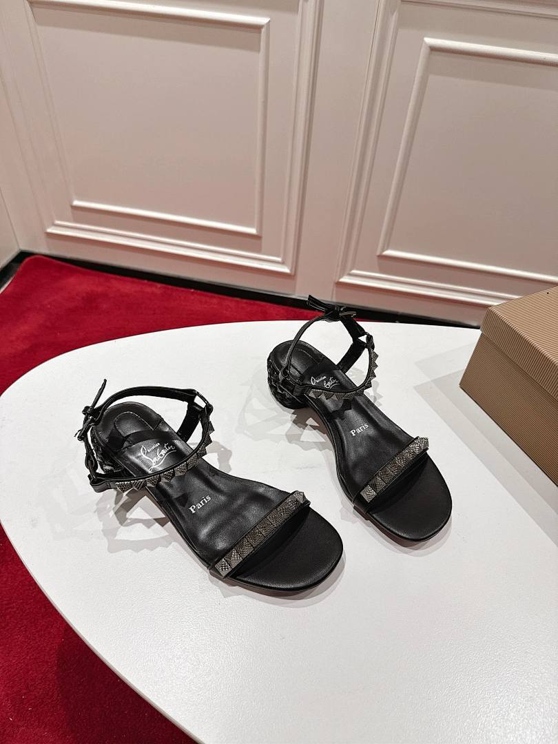 BLACK EMBELLISHED STRAP SANDALS