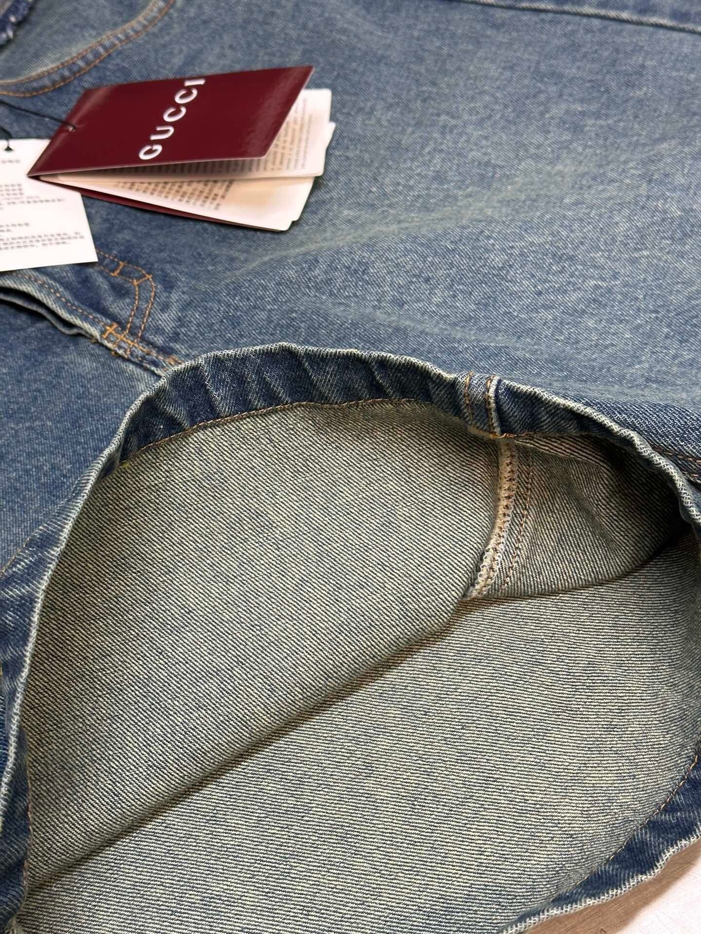 HIGH-WAIST RAW EDGE DENIM SHORTS