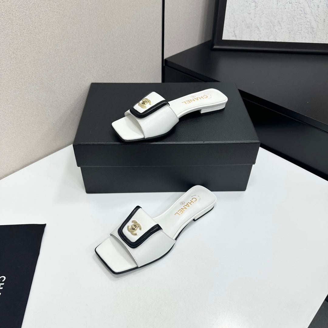 WHITE CONTRAST SLIDE SANDALS