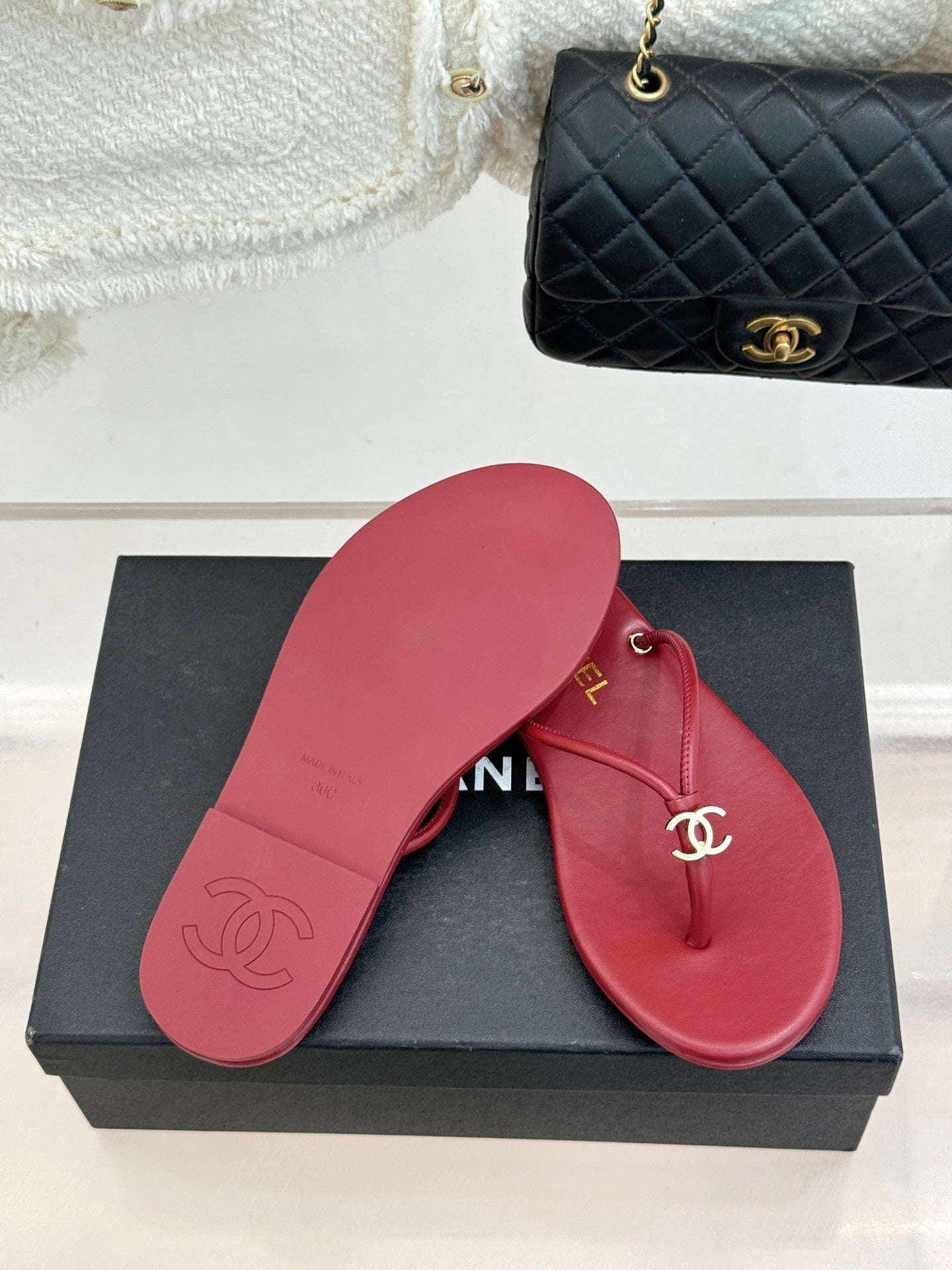 RED MINIMAL THONG SANDALS