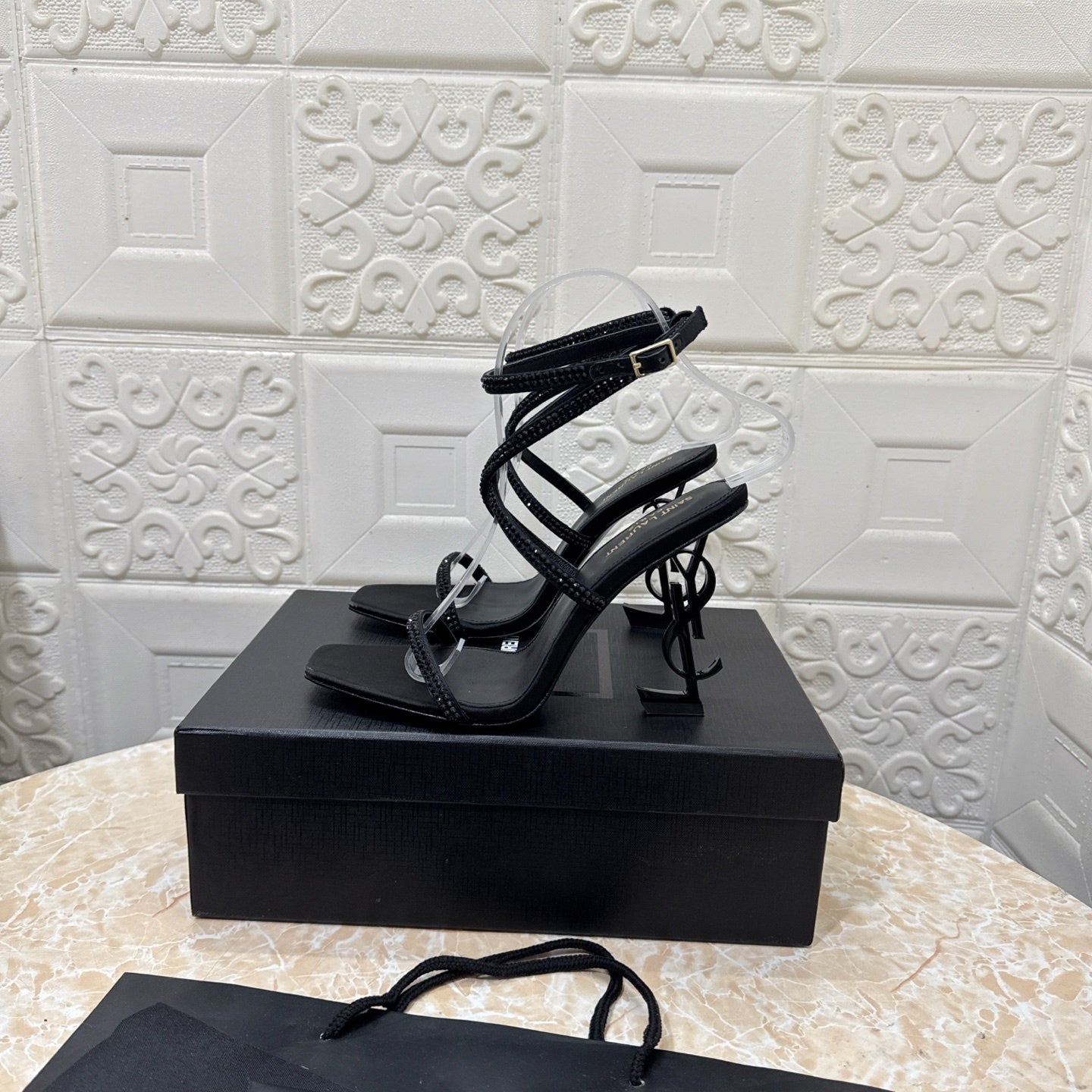 ELEGANT STRAPPY HEEL SANDALS