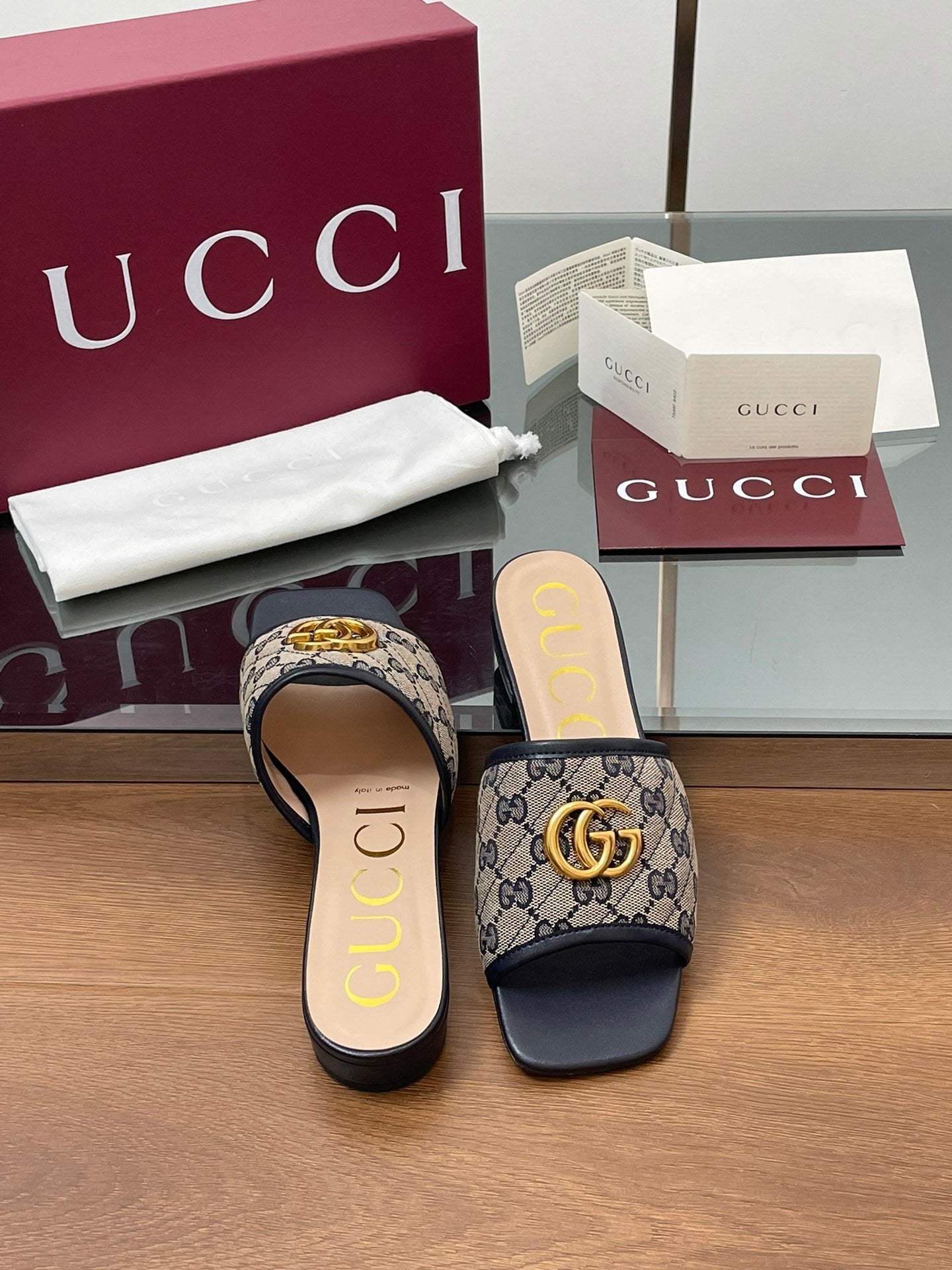 MONOGRAM FLAT LOGO SLIDES