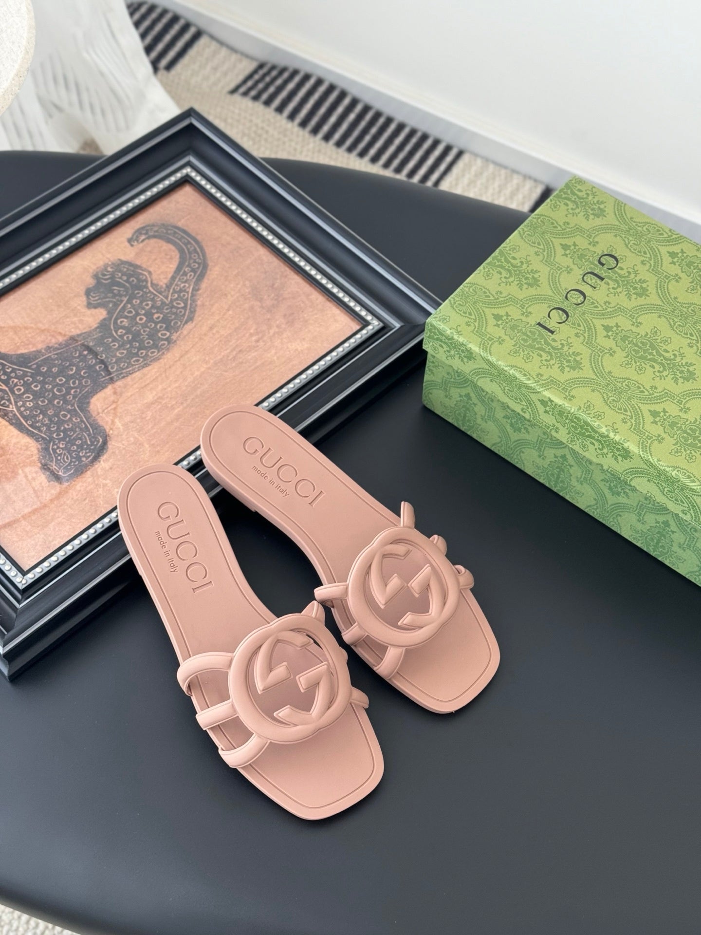 BLUSH PINK LOGO DETAIL FLAT SLIDES