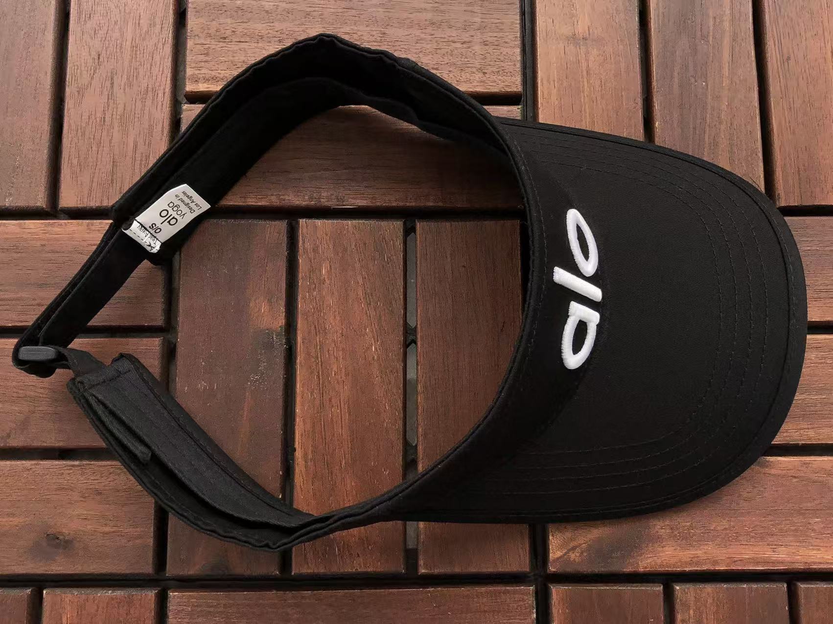 LIGHTWEIGHT ATHLETIC SUN VISOR