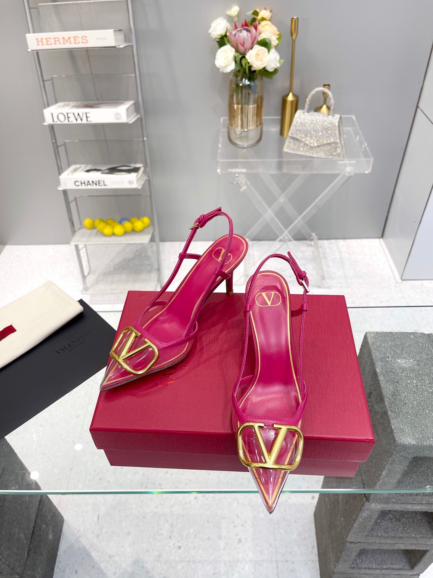 CLEAR SLINGBACK HEELS – HOT PINK WITH GOLD LOGO DETAIL